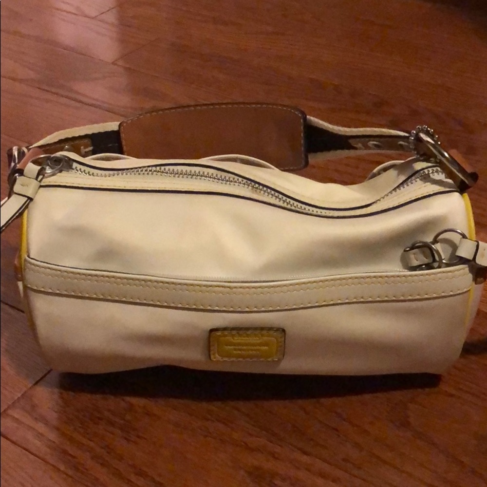 Small coach bag great for the spring!!